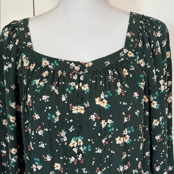 Old Navy Size Medium Long-Sleeve Tiered Floral Maxi Swing Dress with Pockets - Picture 6 of 13